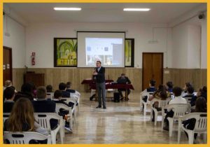 Scopri di più sull'articolo “Social o dissocial”: l’incontro con Roberto Alborghetti all’Istituto San Bernardo